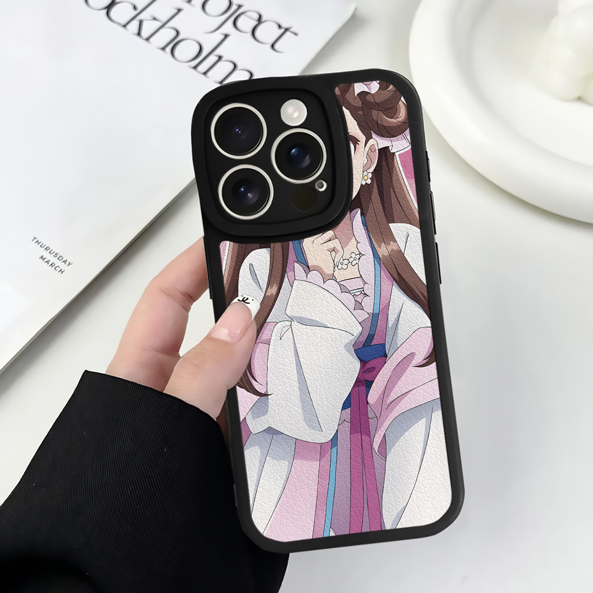薬屋のひとりごと The Apothecary Diaries 【iPhone 16シリーズ対応】シリコンスマホケース（レザー調） 材質：シリコン